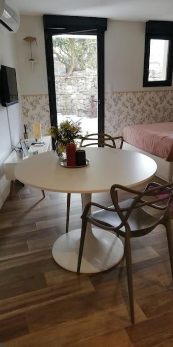 Studio En Rez De Jardin Collobrières Zewnętrze zdjęcie