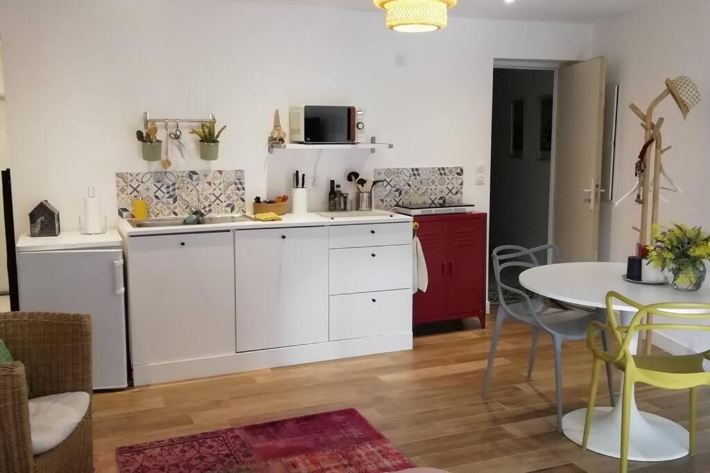 Studio En Rez De Jardin Collobrières Zewnętrze zdjęcie
